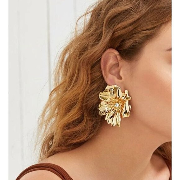 Big gold Flower earrings studs large huge floral statement chunky gold studs - Picture 1 of 8